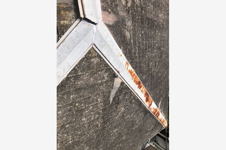 屋根リフォーム工事の現場調査