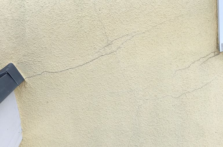 外壁に劣化症状が見受けられたら@神奈川伊勢原リフォーム