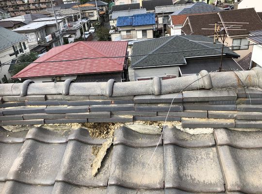 漆喰の劣化が与える屋根への影響